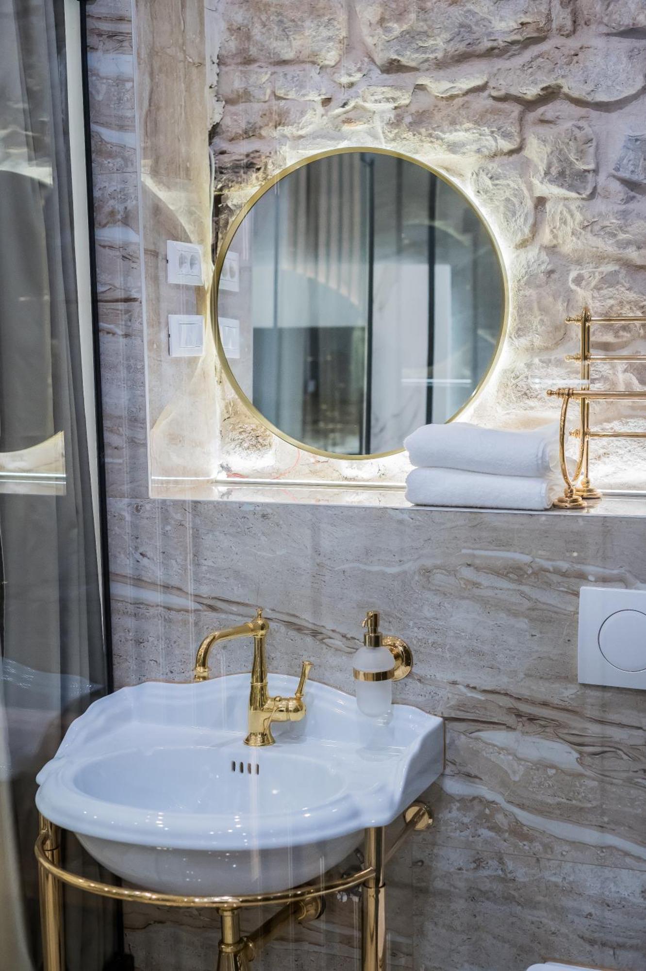 Emperor's Luxury - Unique Unesco Site Apartament Split